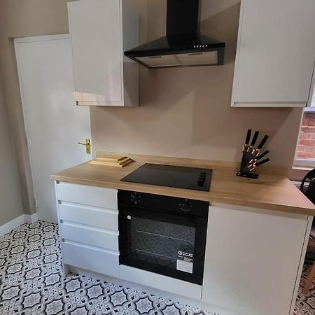 4 Bedroom House, 8 Min To City! Manchester Eksteriør billede