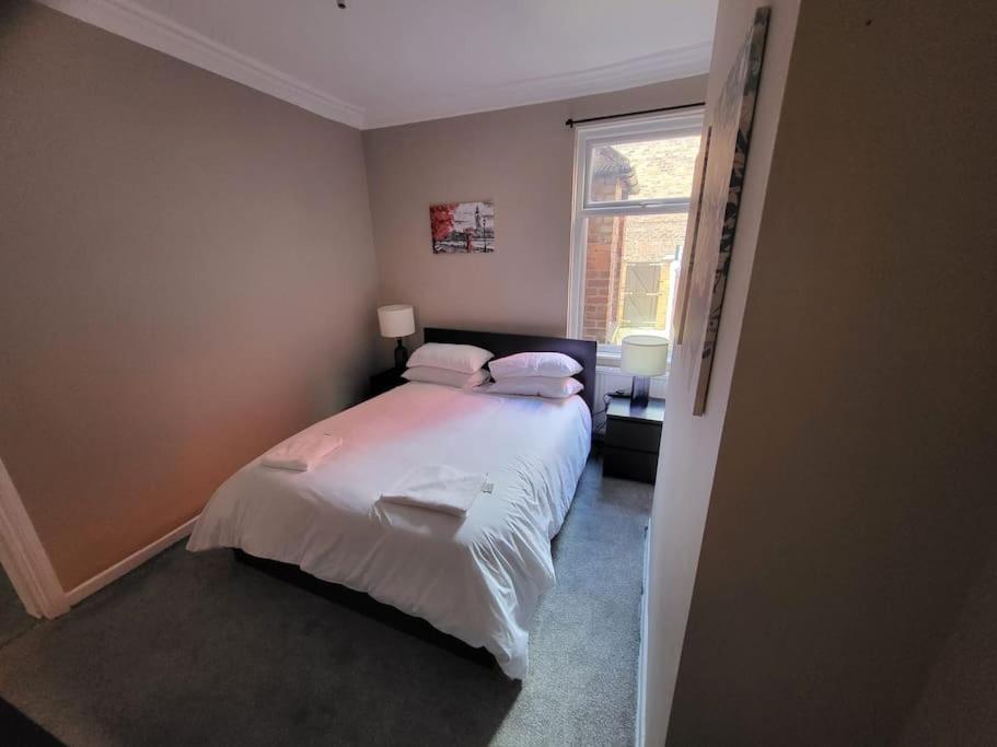 4 Bedroom House, 8 Min To City! Manchester Eksteriør billede