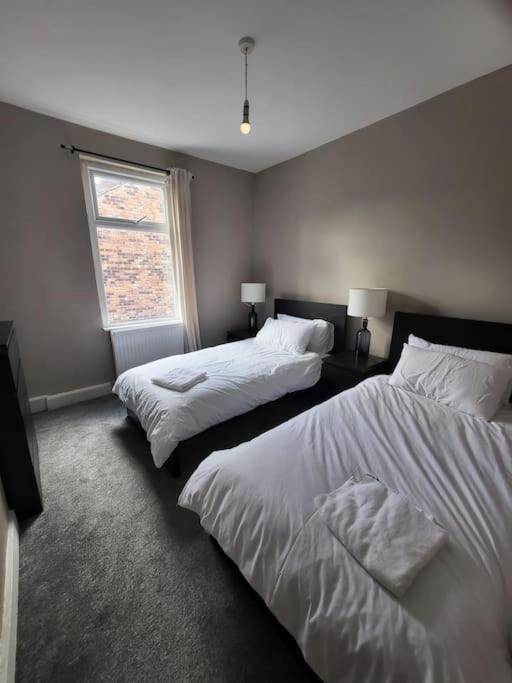 4 Bedroom House, 8 Min To City! Manchester Eksteriør billede